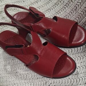 SAS Tripad Comfort Size 9 Red Sandals with Classic Design